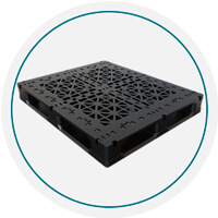 Tarima de plastico superficie plana reforzada con perfiles de fibra de carbono.