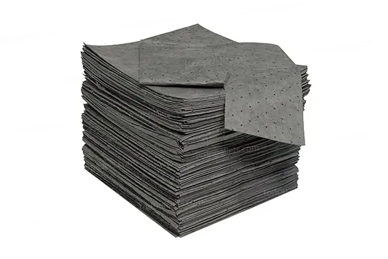 Toalla absorbente universal empleada para control rápido de líquidos en plantas de producción y mantenimiento industrial.