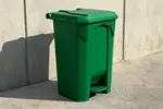 Son ligeros y fáciles de mover, lo que facilita su uso en diferentes espacios, tanto interiores como exteriores