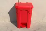 Su diseño compacto y resistente lo hace perfecto para clínicas, consultorios y laboratorios con flujo constante de residuos.