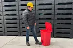 Perfecto para la gestión de RPBI, este bote cumple con normativas de seguridad para el manejo de residuos infecciosos.