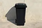 Fabricado en material HDPE que garantiza una excelente resistencia en climas fríos o calurosos