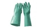 Guantes de nitrilo resistentes a químicos agresivos; ideales para industrias farmacéuticas y operaciones con solventes y aceites.