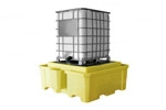 Tarima antiderrames IBC2000i para Totes de 1,000 litros; contención secundaria y estabilidad para 2 contenedores colocados verticalmente.