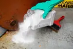 Incluye todo lo necesario para manejar derrames de forma eficiente, garantizando una respuesta rápida y efectiva.