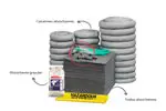 Incluye toallas, calcetines y absorbente granular, además de guantes y goggles para intervención segura.
