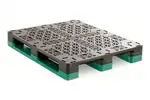 Tarima de plastico STD1011 habilitada para racks, diseño estandar 48 x 40 pulgadas, estable y higienica para operaciones industriales exigentes.