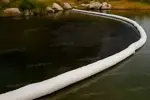 Barrera Flotante Sorbent Boom de Polipropileno hidrofóbico para contención de hidrocarburos.