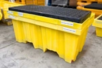 Estructura fabricada en HDPE resistente a químicos corrosivos, soporta carga estática de hasta 900 kilogramos.